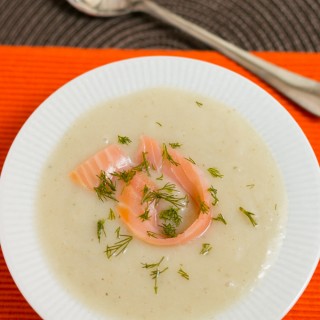 With a combination of sweet and smoky, this cream of parsnip soup with sage and smoked salmon is the perfect winter soup. It's velvety, hearty, healthy and flavourful, and so easy to make, what more could you wish for?