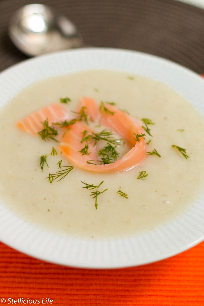 With a combination of sweet and smoky, this cream of parsnip soup with sage and smoked salmon is the perfect winter soup. It's velvety, hearty, healthy and flavourful, and so easy to make, what more could you wish for?